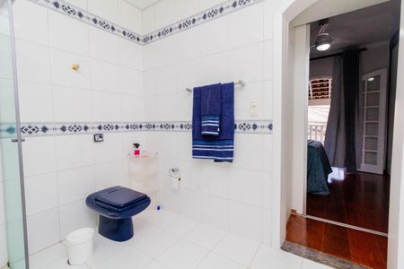 Casa à venda com 450m², 4 quartos e 2 vagas Casa à venda com 450m², 4 quartos e 2 vagasBanheiro da Suíte 1