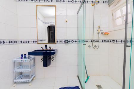 Casa à venda com 450m², 4 quartos e 2 vagas Casa à venda com 450m², 4 quartos e 2 vagasBanheiro da Suíte 1