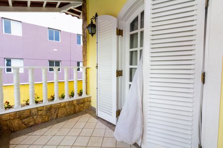 Casa à venda com 450m², 4 quartos e 2 vagas Casa à venda com 450m², 4 quartos e 2 vagasVaranda 2