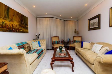 Casa à venda com 450m², 4 quartos e 2 vagas Casa à venda com 450m², 4 quartos e 2 vagasSala 1