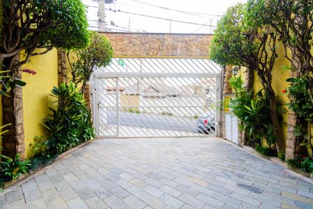 Casa à venda com 450m², 4 quartos e 2 vagas Casa à venda com 450m², 4 quartos e 2 vagasGaragem