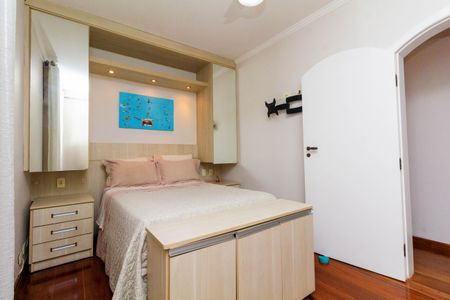 Casa à venda com 450m², 4 quartos e 2 vagas Casa à venda com 450m², 4 quartos e 2 vagasQuarto 2 - suíte