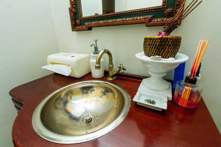 Casa à venda com 450m², 4 quartos e 2 vagas Casa à venda com 450m², 4 quartos e 2 vagasBanheiro 4