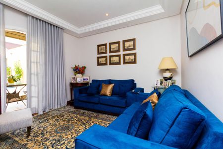 Casa à venda com 450m², 4 quartos e 2 vagas Casa à venda com 450m², 4 quartos e 2 vagasSala 2