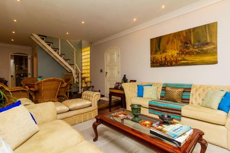 Casa à venda com 450m², 4 quartos e 2 vagas Casa à venda com 450m², 4 quartos e 2 vagasSala 1