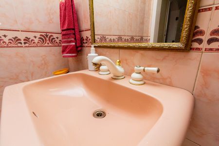 Casa à venda com 450m², 4 quartos e 2 vagas Casa à venda com 450m², 4 quartos e 2 vagasBanheiro da Suíte 2