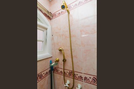 Casa à venda com 450m², 4 quartos e 2 vagas Casa à venda com 450m², 4 quartos e 2 vagasBanheiro da Suíte 2