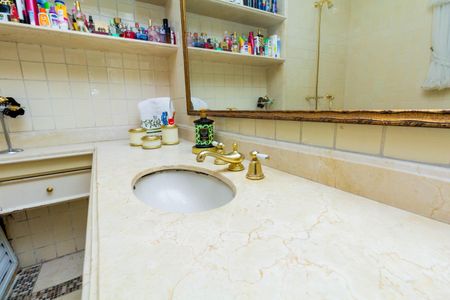 Casa à venda com 450m², 4 quartos e 2 vagas Casa à venda com 450m², 4 quartos e 2 vagasBanheiro da Suíte 3