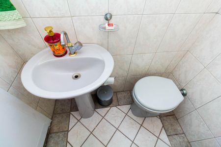 Casa à venda com 450m², 4 quartos e 2 vagas Casa à venda com 450m², 4 quartos e 2 vagasBanheiro 5