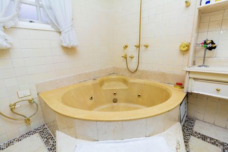 Casa à venda com 450m², 4 quartos e 2 vagas Casa à venda com 450m², 4 quartos e 2 vagasBanheiro da Suíte 3