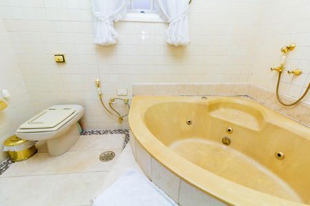 Casa à venda com 450m², 4 quartos e 2 vagas Casa à venda com 450m², 4 quartos e 2 vagasBanheiro da Suíte 3