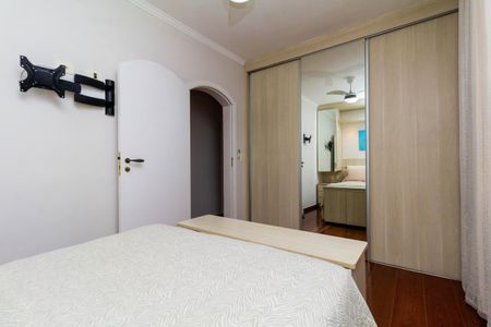 Casa à venda com 450m², 4 quartos e 2 vagas Casa à venda com 450m², 4 quartos e 2 vagasQuarto 2 - suíte