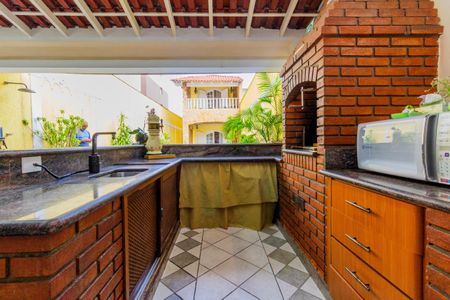 Casa à venda com 450m², 4 quartos e 2 vagas Casa à venda com 450m², 4 quartos e 2 vagasChurrasqueira