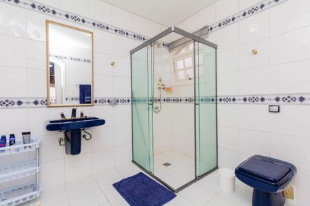 Casa à venda com 450m², 4 quartos e 2 vagas Casa à venda com 450m², 4 quartos e 2 vagasBanheiro da Suíte 1