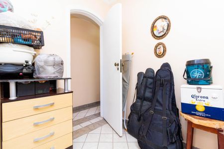 Casa à venda com 450m², 4 quartos e 2 vagas Casa à venda com 450m², 4 quartos e 2 vagasÁrea de Serviço