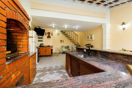 Casa à venda com 450m², 4 quartos e 2 vagas Casa à venda com 450m², 4 quartos e 2 vagasChurrasqueira