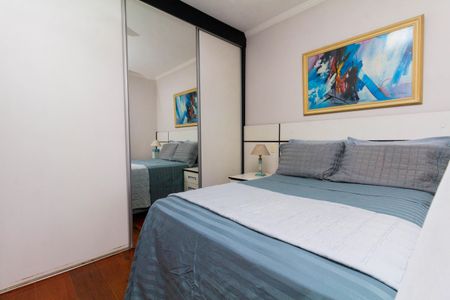 Casa à venda com 450m², 4 quartos e 2 vagas Casa à venda com 450m², 4 quartos e 2 vagasQuarto 1 - suíte com varanda