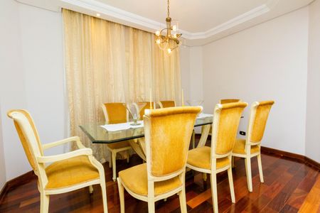 Casa à venda com 450m², 4 quartos e 2 vagas Casa à venda com 450m², 4 quartos e 2 vagasCopa