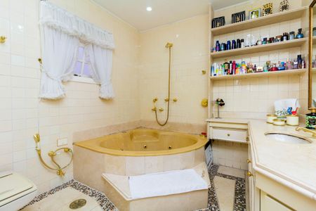 Casa à venda com 450m², 4 quartos e 2 vagas Casa à venda com 450m², 4 quartos e 2 vagasBanheiro da Suíte 3