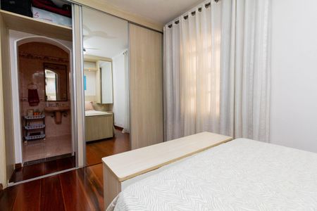 Casa à venda com 450m², 4 quartos e 2 vagas Casa à venda com 450m², 4 quartos e 2 vagasQuarto 2 - suíte