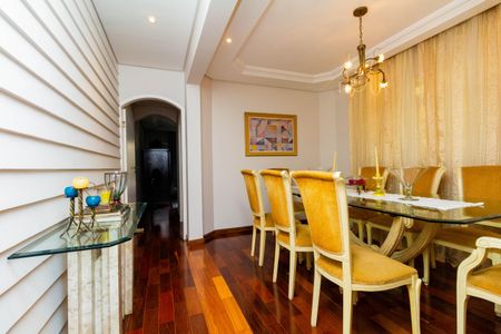 Casa à venda com 450m², 4 quartos e 2 vagas Casa à venda com 450m², 4 quartos e 2 vagasCopa