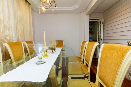 Casa à venda com 450m², 4 quartos e 2 vagas Casa à venda com 450m², 4 quartos e 2 vagasCopa