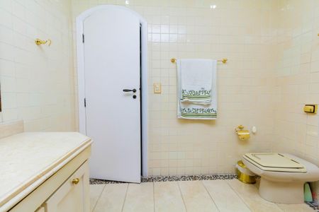 Casa à venda com 450m², 4 quartos e 2 vagas Casa à venda com 450m², 4 quartos e 2 vagasBanheiro da Suíte 3