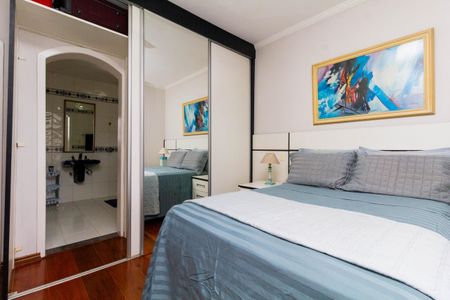 Casa à venda com 450m², 4 quartos e 2 vagas Casa à venda com 450m², 4 quartos e 2 vagasQuarto 1 - suíte com varanda