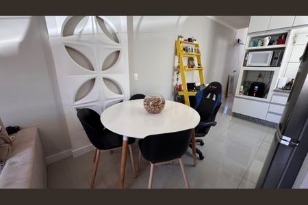 Casa à venda com 78m², 2 quartos e 2 vagas Casa à venda com 78m², 2 quartos e 2 vagasSala de Jantar