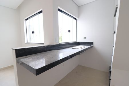 Apartamento à venda com 100m², 3 quartos e 2 vagasCozinha