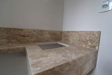 Apartamento à venda com 98m², 2 quartos e 2 vagasBanheiro Quarto 1 suíte