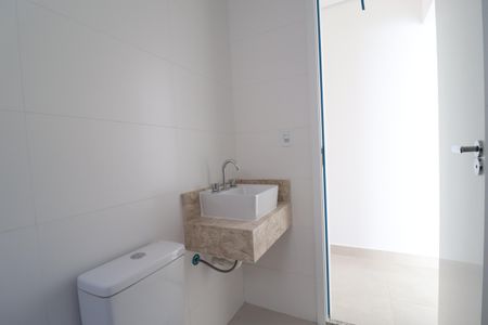 Apartamento à venda com 67m², 2 quartos e 2 vagasBanheiro 