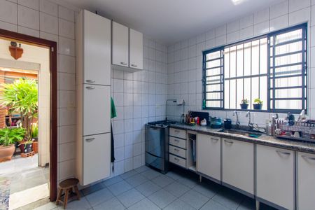 Casa à venda com 129m², 3 quartos e 2 vagas Casa à venda com 129m², 3 quartos e 2 vagasCozinha