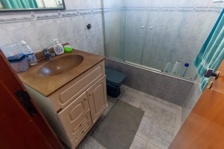 Casa à venda com 129m², 3 quartos e 2 vagas Casa à venda com 129m², 3 quartos e 2 vagasBanheiro da Suíte