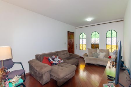 Casa à venda com 129m², 3 quartos e 2 vagas Casa à venda com 129m², 3 quartos e 2 vagasSala