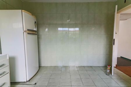 Casa à venda com 264m², 4 quartos e 4 vagas Casa à venda com 264m², 4 quartos e 4 vagasCozinha e Área de Serviço