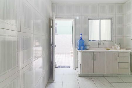 Casa à venda com 264m², 4 quartos e 4 vagas Casa à venda com 264m², 4 quartos e 4 vagasEdicula - Cozinha