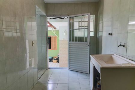 Casa à venda com 264m², 4 quartos e 4 vagas Casa à venda com 264m², 4 quartos e 4 vagasCozinha e Área de Serviço