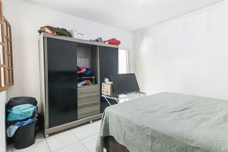 Casa à venda com 264m², 4 quartos e 4 vagas Casa à venda com 264m², 4 quartos e 4 vagasEdicula - Quarto