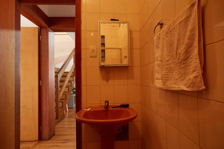 Casa para alugar com 253m², 4 quartos e 2 vagasBanheiro 