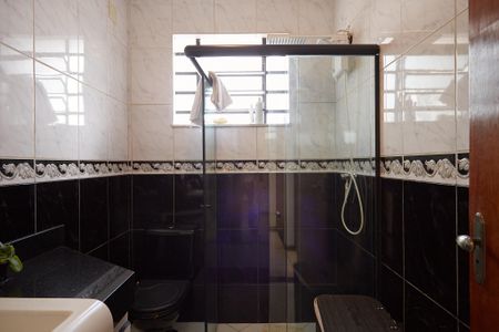 Casa para alugar com 253m², 4 quartos e 2 vagasBanheiro 2