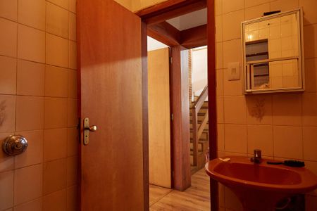 Casa para alugar com 253m², 4 quartos e 2 vagasBanheiro 