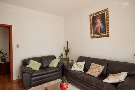 Casa para alugar com 253m², 4 quartos e 2 vagasSala