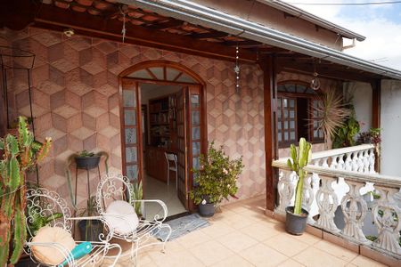 Casa para alugar com 253m², 4 quartos e 2 vagasVaranda