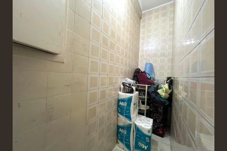 Casa à venda com 290m², 5 quartos e 1 vaga Casa à venda com 290m², 5 quartos e 1 vagaDespensa