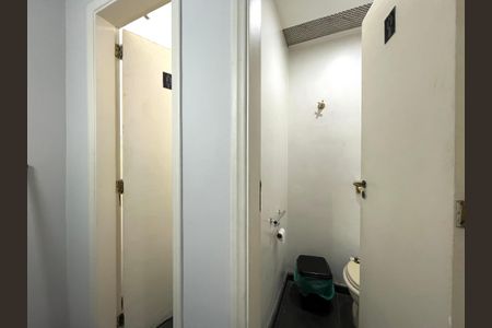 Casa à venda com 290m², 5 quartos e 1 vaga Casa à venda com 290m², 5 quartos e 1 vagaLavabos