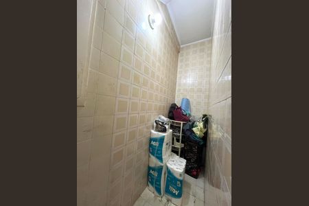 Casa à venda com 290m², 5 quartos e 1 vaga Casa à venda com 290m², 5 quartos e 1 vagaDespensa