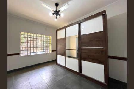 Casa à venda com 290m², 5 quartos e 1 vaga Casa à venda com 290m², 5 quartos e 1 vagaQuarto 4