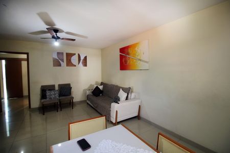 Apartamento à venda com 180m², 3 quartos e 1 vagaSala