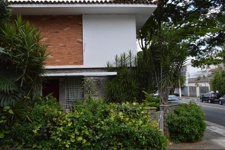 Casa à venda com 220m², 4 quartos e 2 vagasFachada